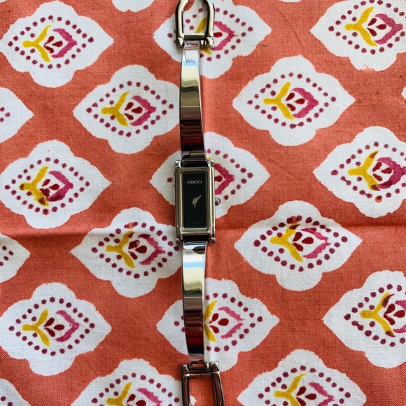 Gucci Accessories - Gucci Ladies Watch